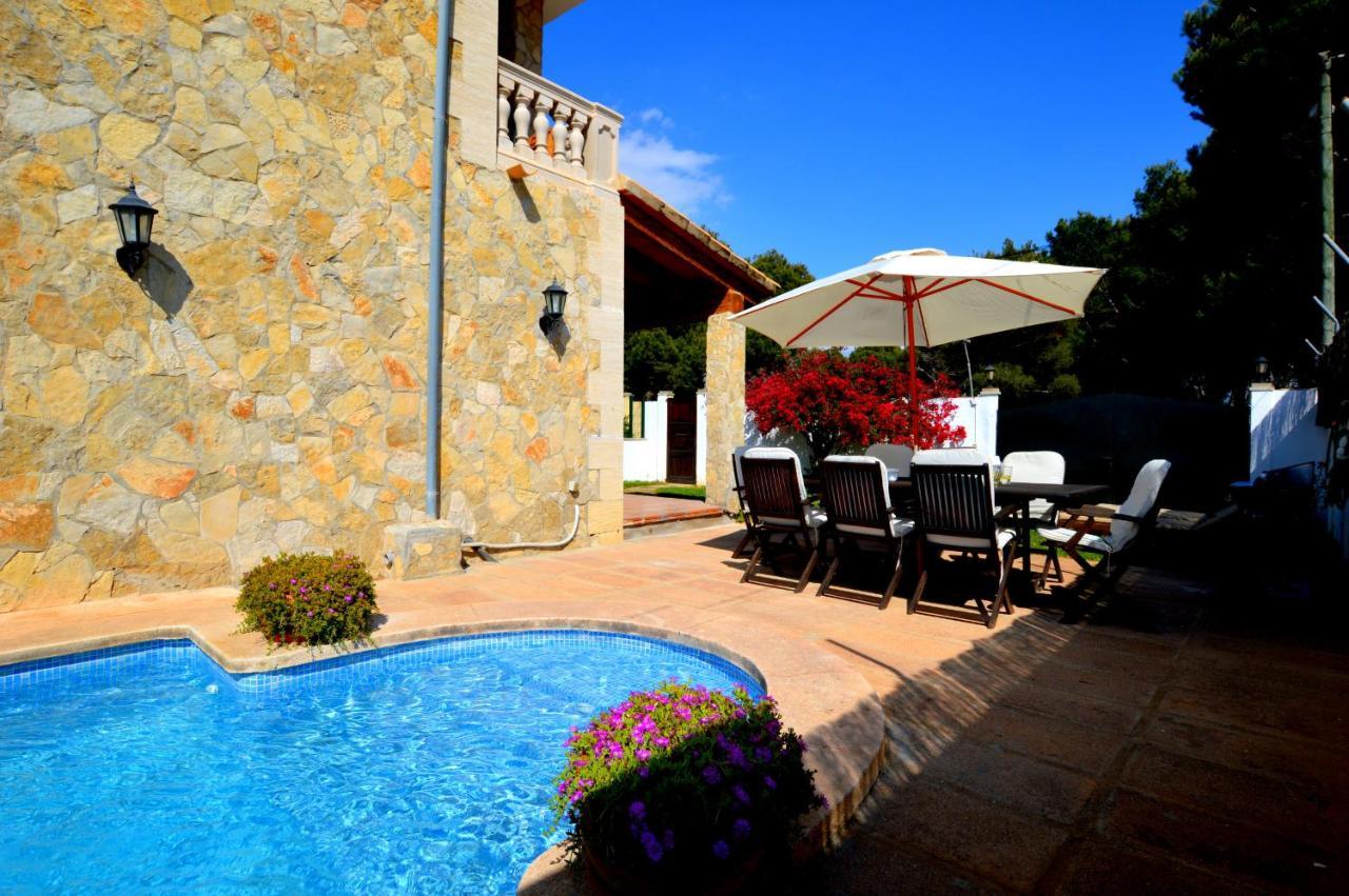 Chalet Bonito Chalet Con Piscina Cerca Del Mar