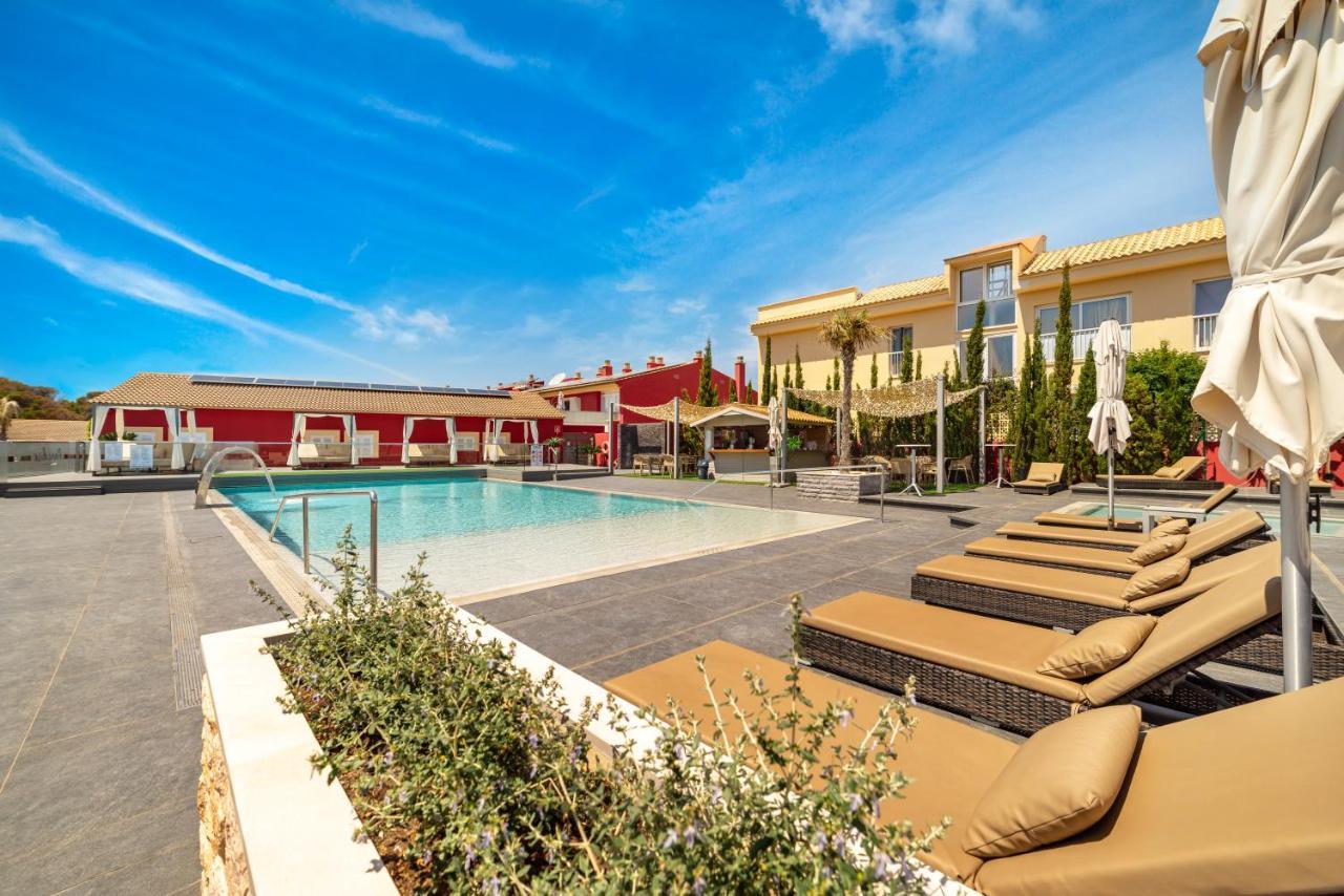 Paradise Residencial 4*
