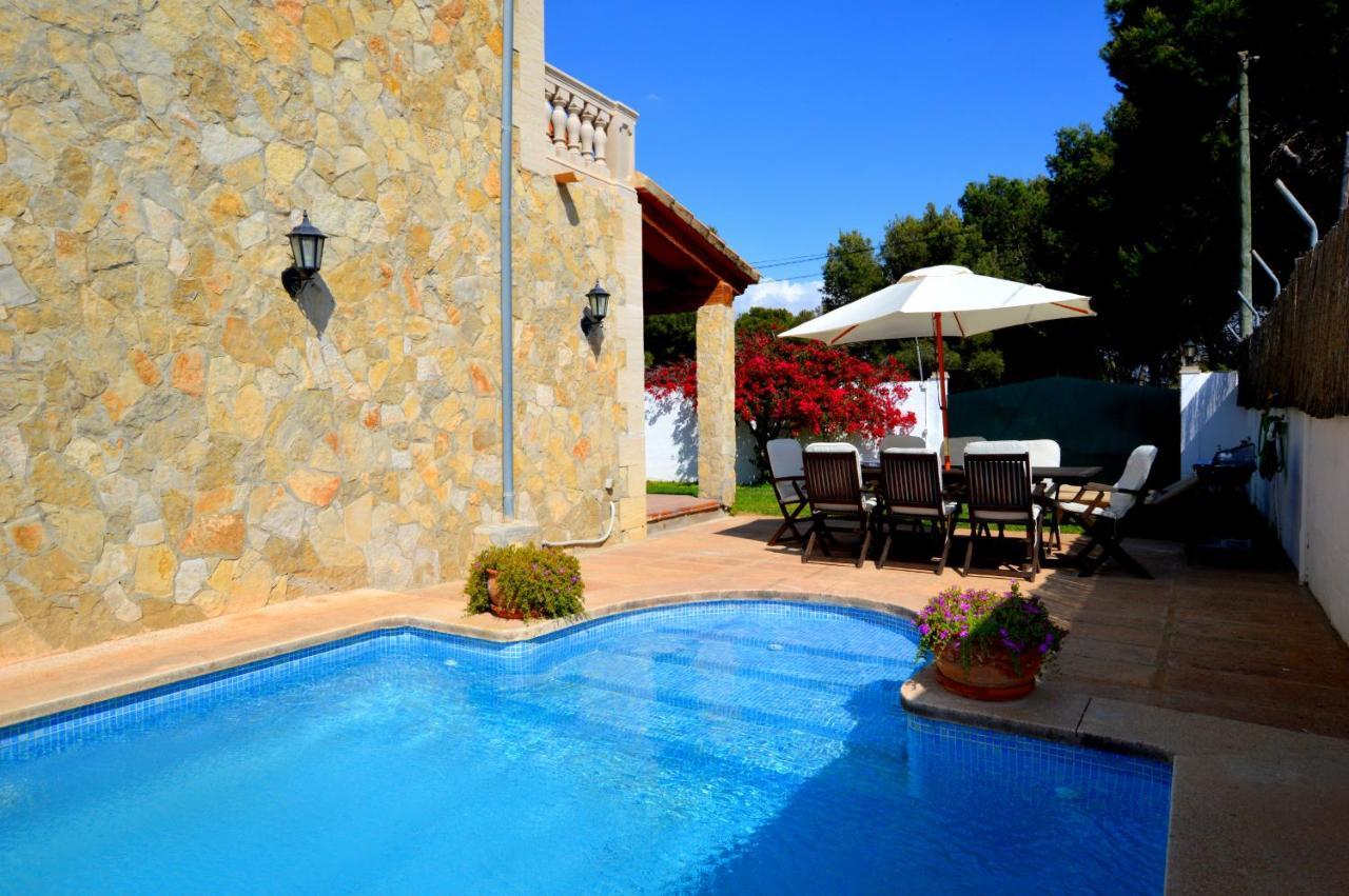 Chalet Bonito Chalet Con Piscina Cerca Del Mar
