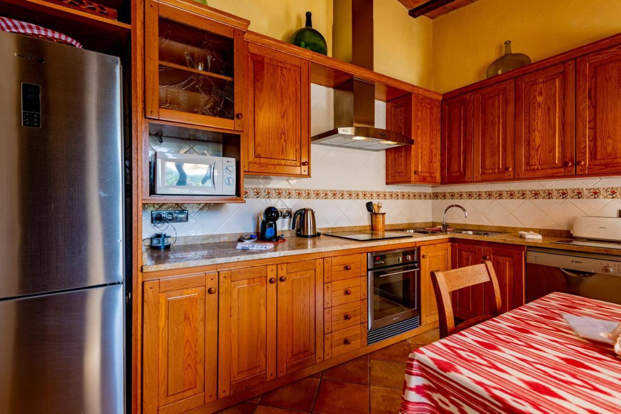 In Center Of With Pool And Jacuzzi *