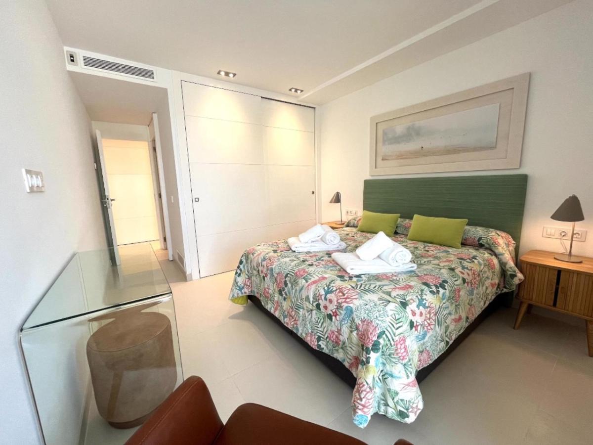 Luxury Con Piscina,primera Línea De Playa Apartamento *
