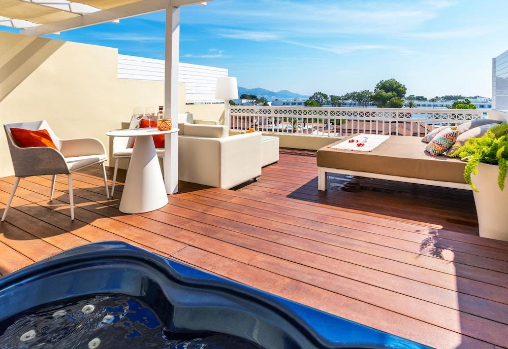 Apartahotel Viva Blue & 4*