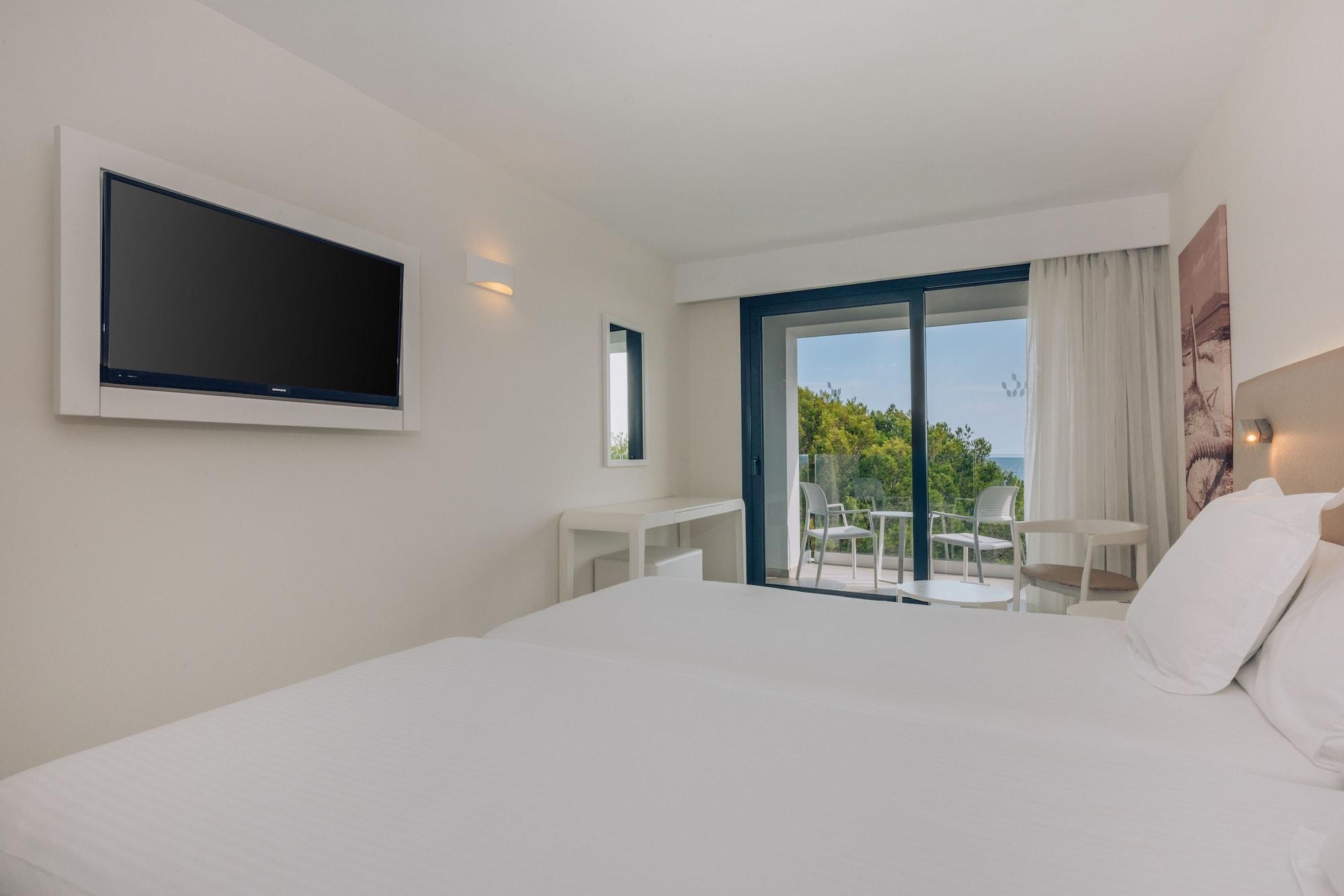 Iberostar Waves Cala Millor - Adults Only Hotel 4*