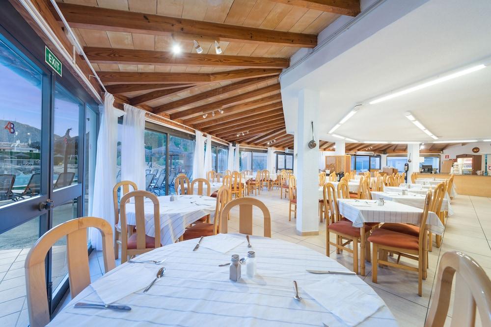 Alcúdia Apartahotel 3*