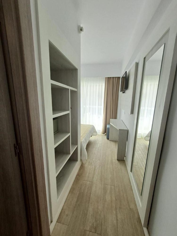 Bellevue Vistanova 3*