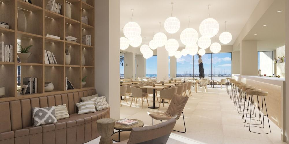 Arenas Hotel 4*