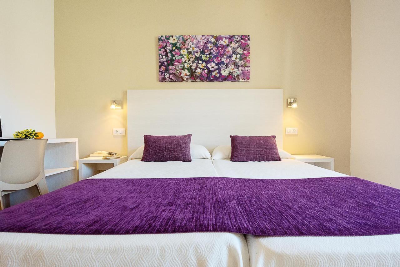 Hotel Flor Almendros 3*