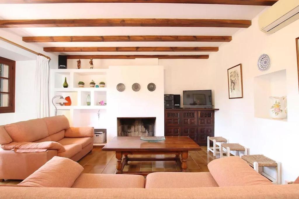 Villa Lovely Mallorquin In By Renthousing *