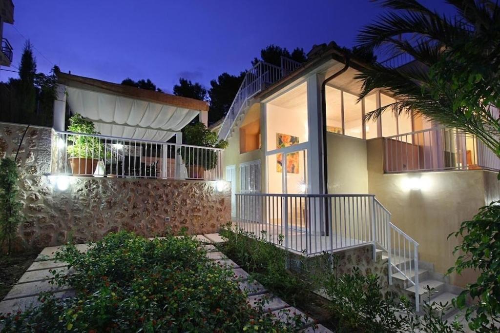 Villa Modern 300m From Crystal Clear Coves By Renthousing Cala de Sant Vicenc