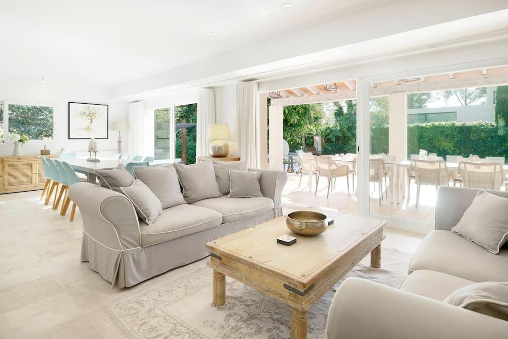 Esquina Luxury 5 Bed 5 Bath
