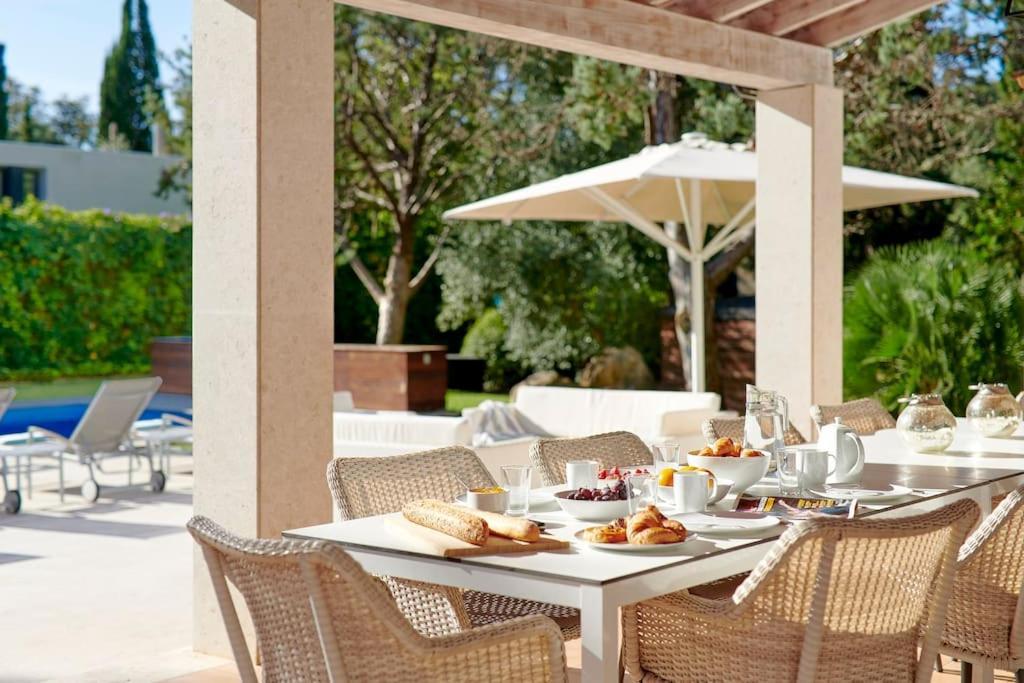 Villa Esquina Luxury 5 Bed 5 Bath *