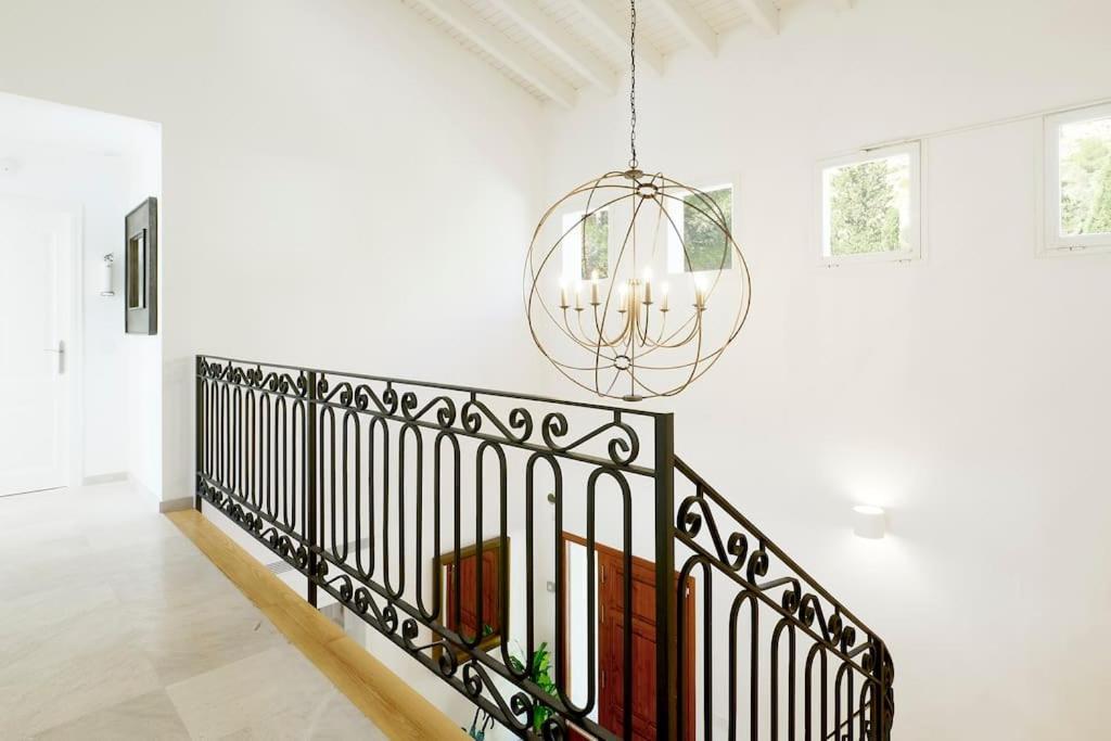 Villa Esquina Luxury 5 Bed 5 Bath *