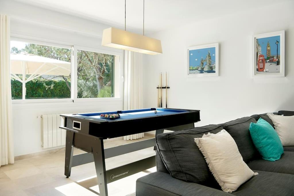 Esquina Luxury 5 Bed 5 Bath *