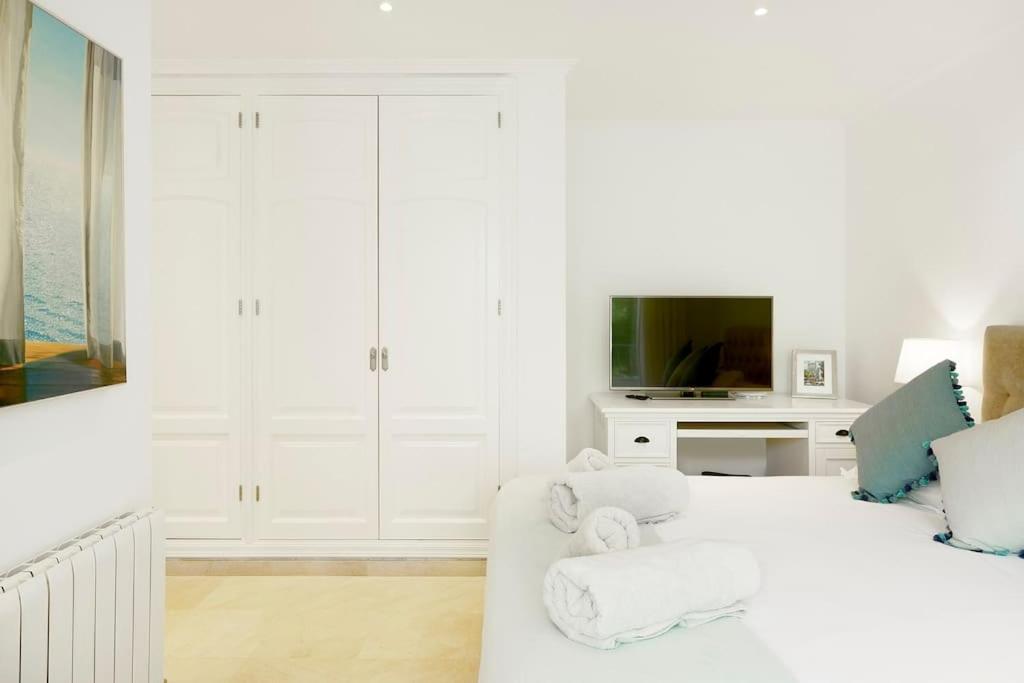 Esquina Luxury 5 Bed 5 Bath