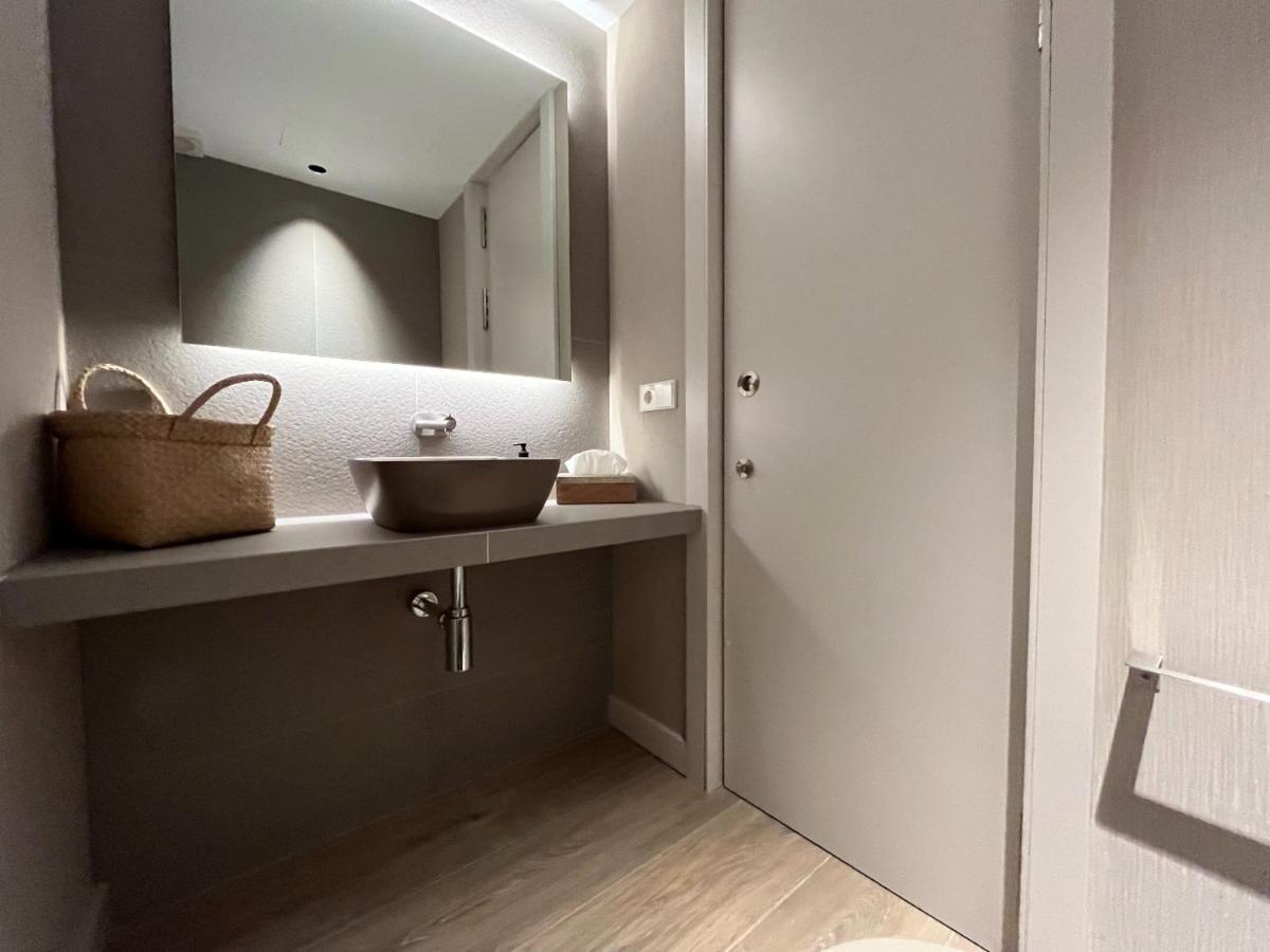 Luxury Con Piscina,primera Línea De Playa Apartamento *