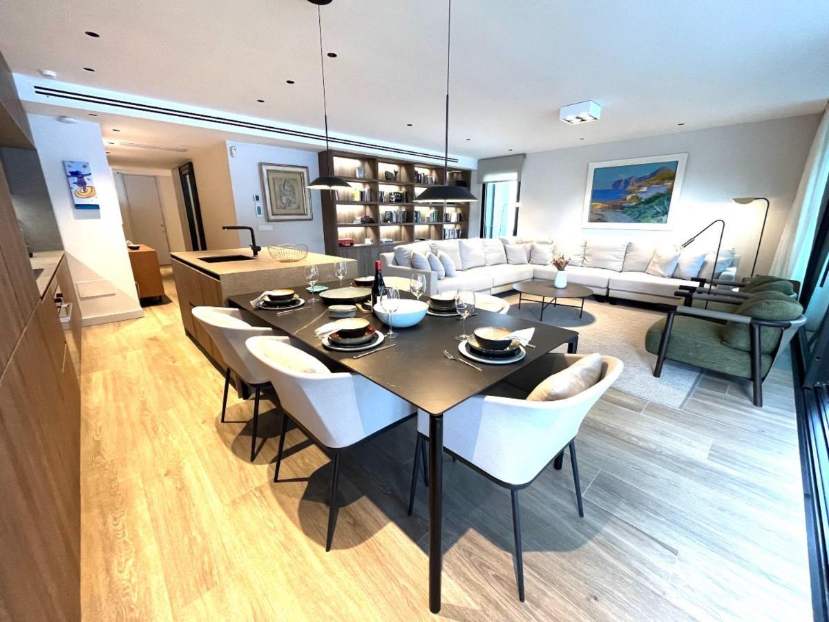 Luxury Con Piscina,primera Línea De Playa Apartamento *