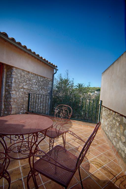 Tramuntana Suites Bed and breakfast 3*