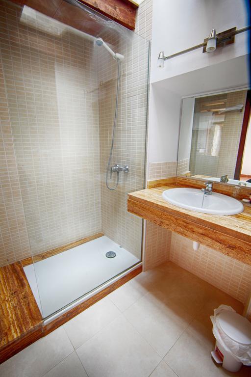 Tramuntana Suites Bed and breakfast