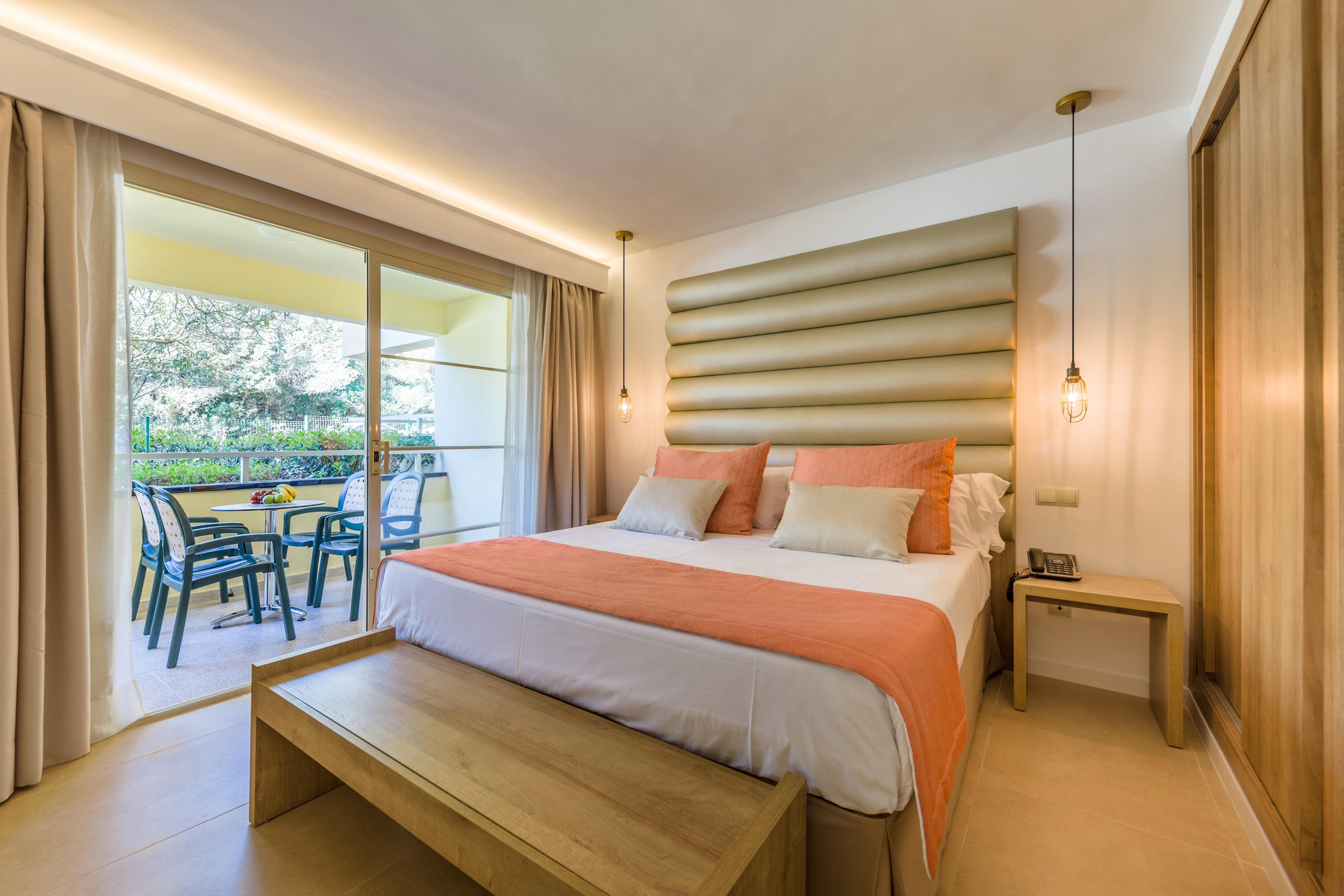 Aparthotel Zafiro