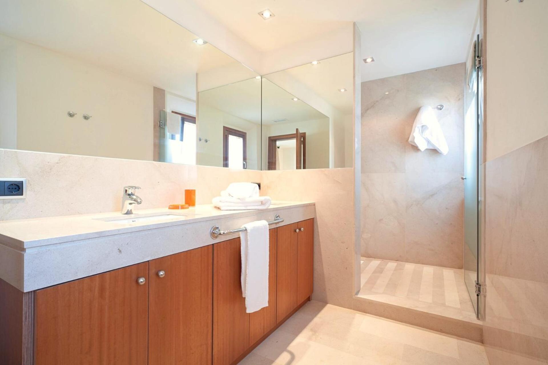 Fantastic Fiol 3 Bedrooms Perfectly Located Between And Puerto Villa