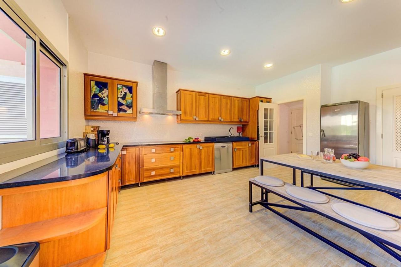 Villa Deluxe Mallorca I Upmarket Location I Maria Bonaire I 4 Bedrooms I Close To The I