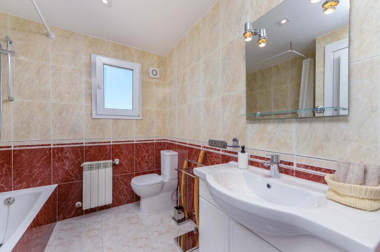 2263 Sunny With Views Over The Bay Of Palma Villa Badia Gran