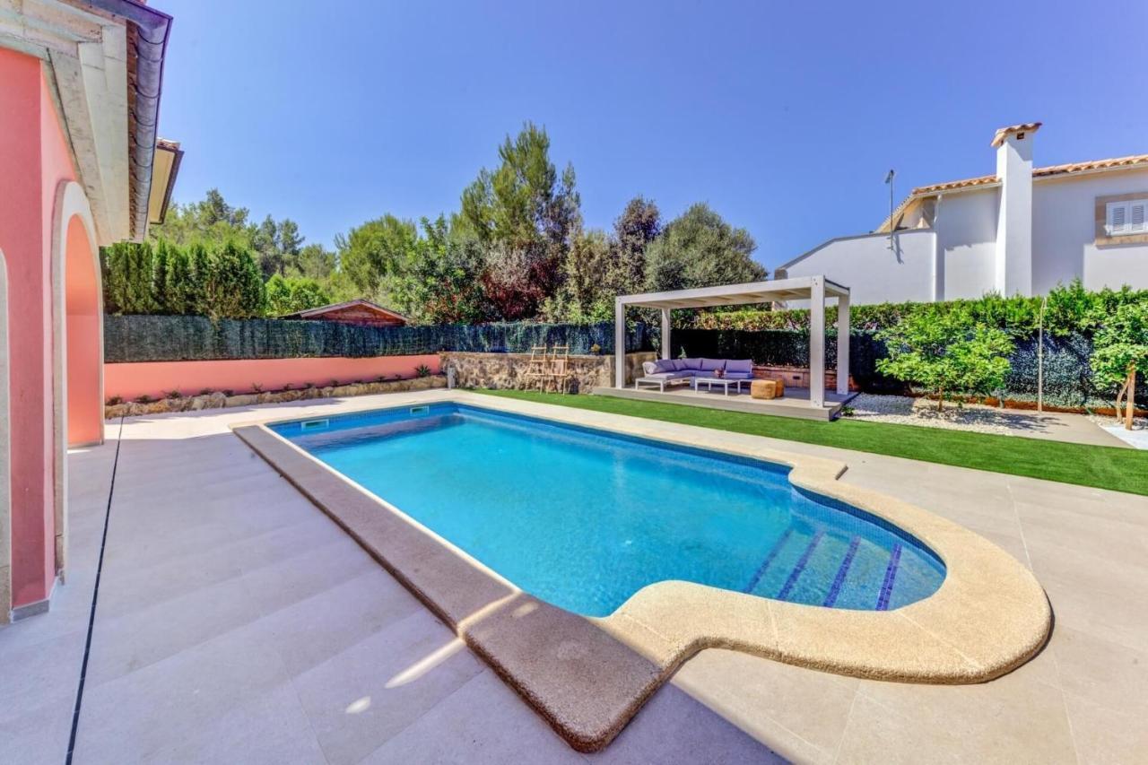 Deluxe Mallorca I Upmarket Location I Maria Bonaire I 4 Bedrooms I Close To The I Alcúdia