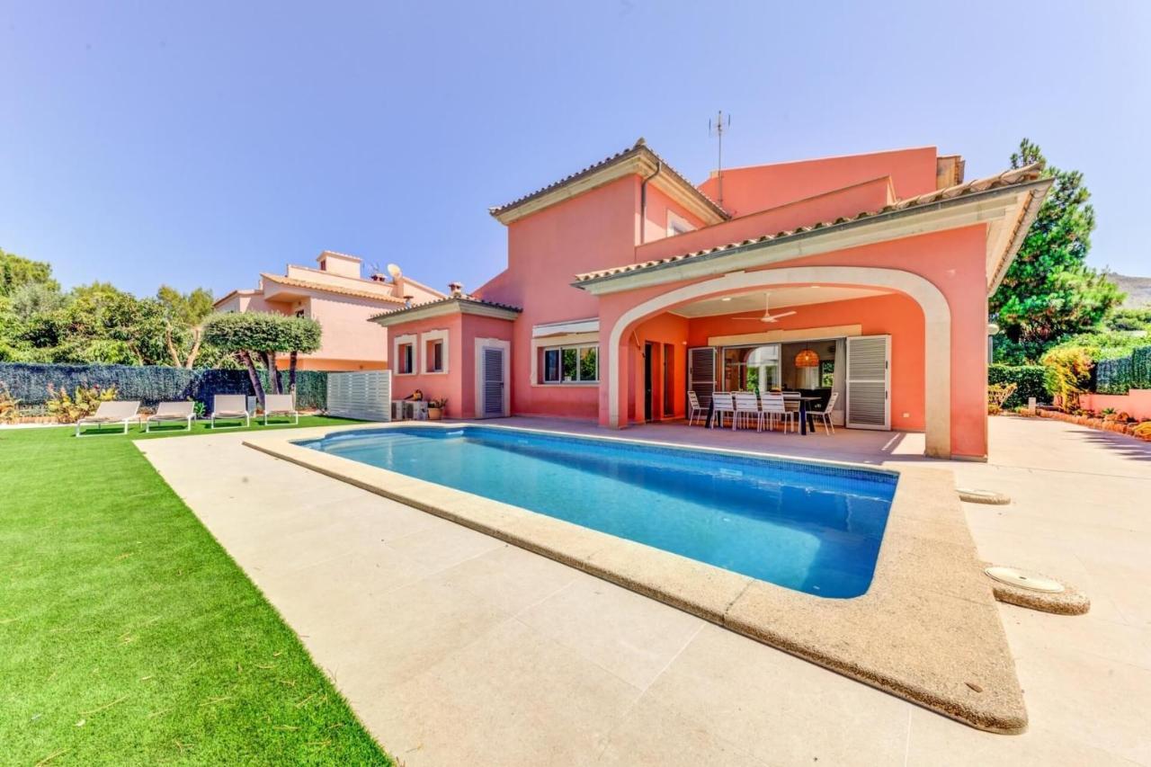 Villa Deluxe Mallorca I Upmarket Location I Maria Bonaire I 4 Bedrooms I Close To The I Alcúdia
