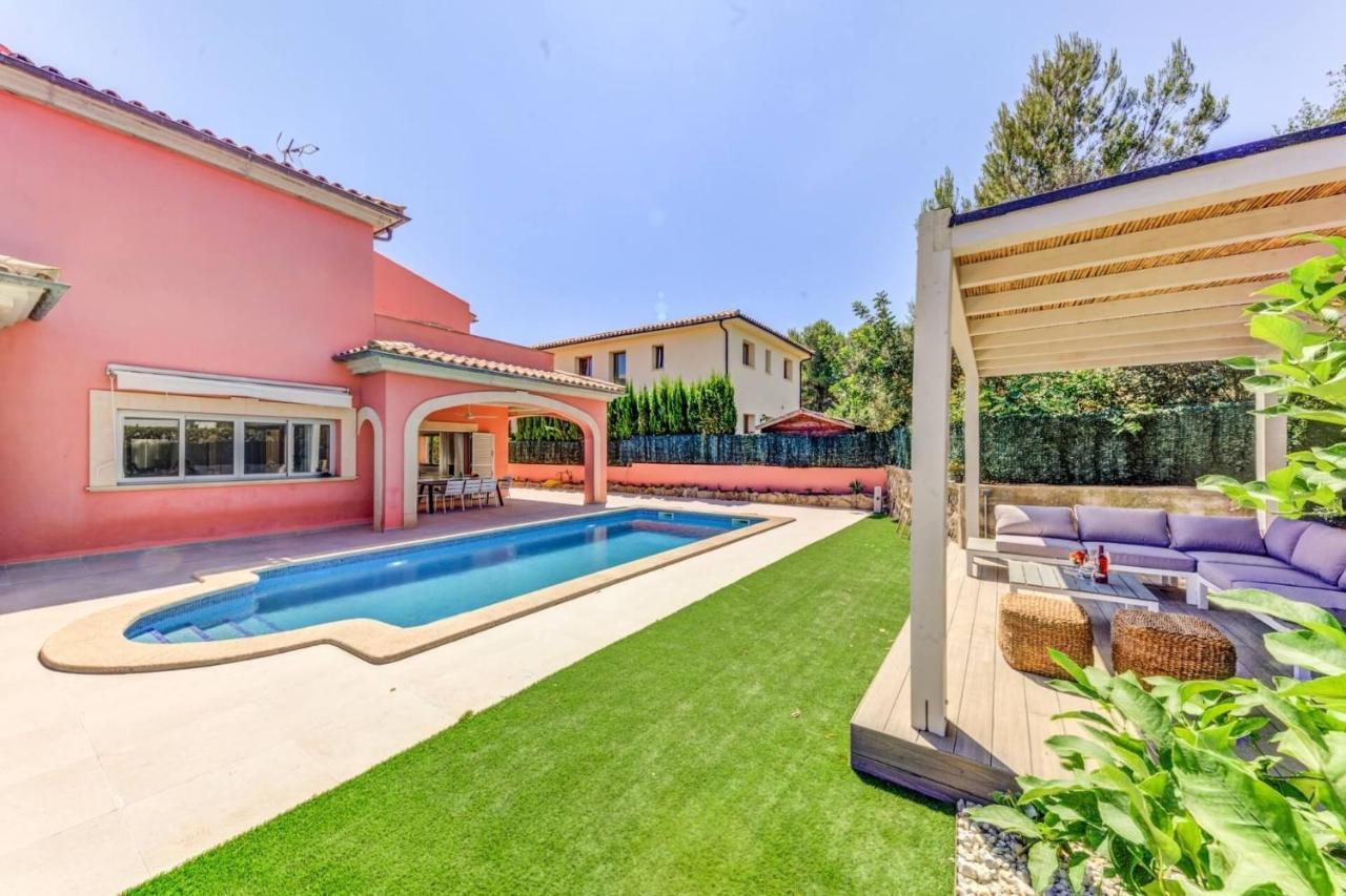 Deluxe Mallorca I Upmarket Location I Maria Bonaire I 4 Bedrooms I Close To The I Villa Alcúdia
