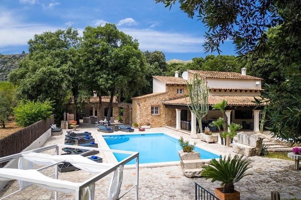 Spectacular Newly Renovated In Pollensa By Renthousing Puerto Pollensa