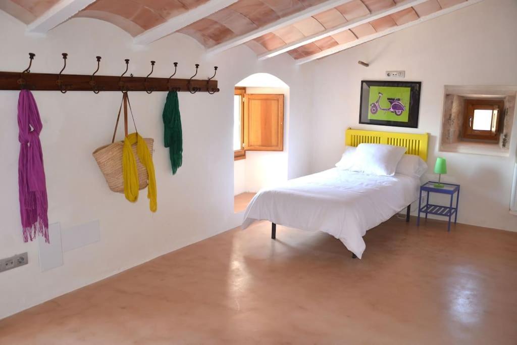 Son Vell. Mallorca. Casa Amb Piscina Ecologica. *