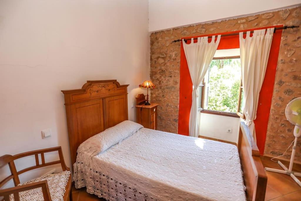 Massana, Excelentes Vacaciones Con Piscina Villa