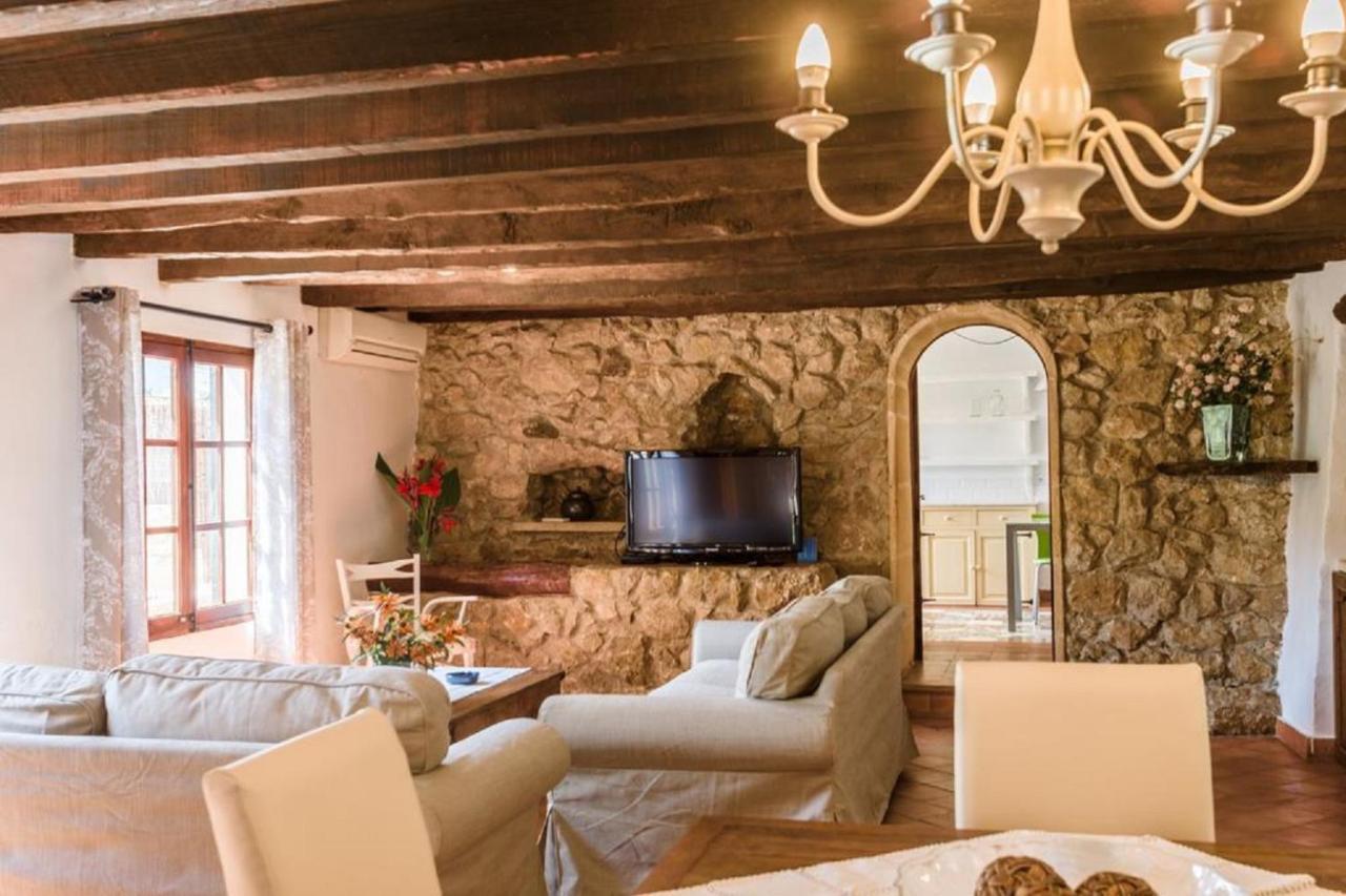 Garroverar Villa *