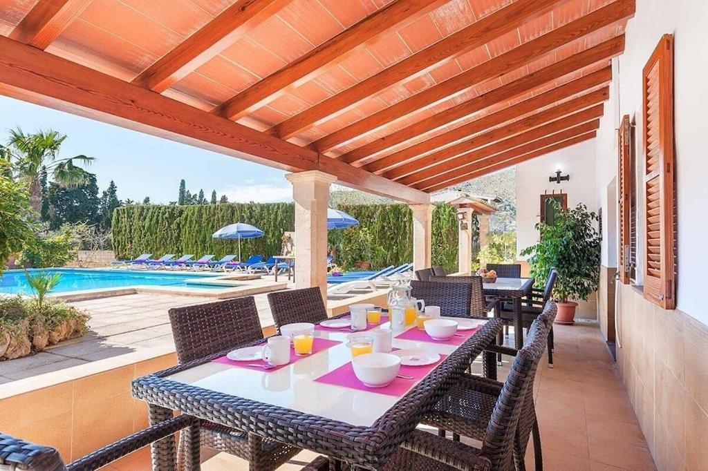 6 Bedroom A Very Short To Port Pollensa By Renthousing Villa Puerto Pollensa