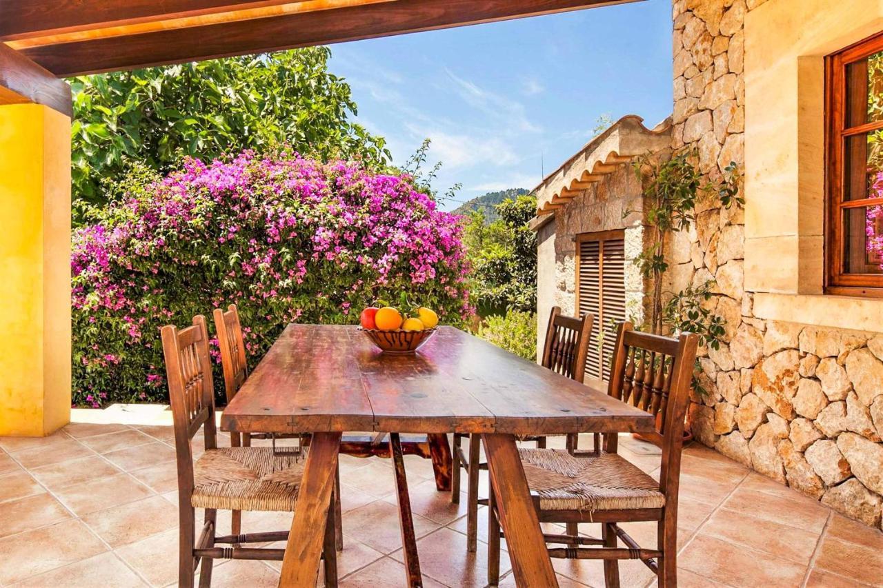 Fonto Villa Pollensa