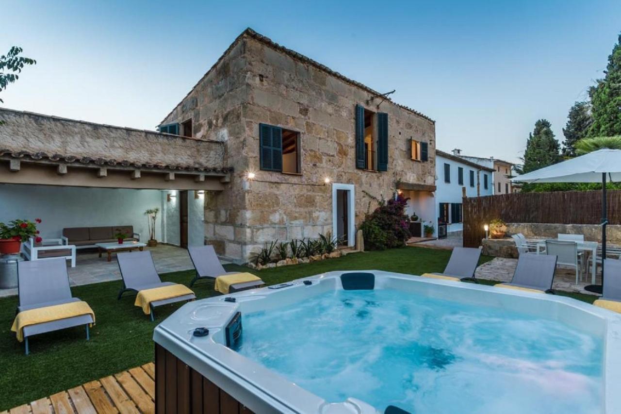 Garroverar Villa *