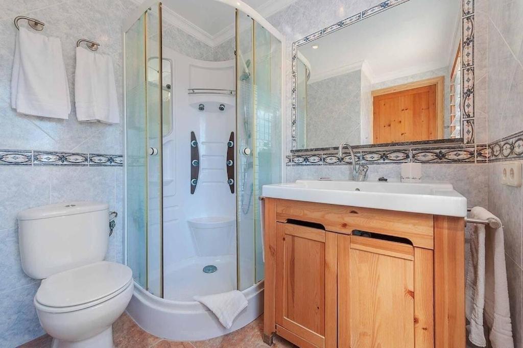 6 Bedroom A Very Short To Port Pollensa By Renthousing Villa
