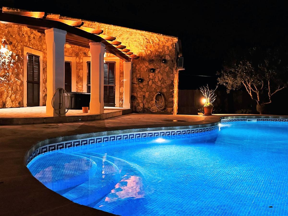 Sanchez In Strandnahe Mit Pool, Jacuzzi, Klima, Wifi, Gas Bbq Villa Santanyí