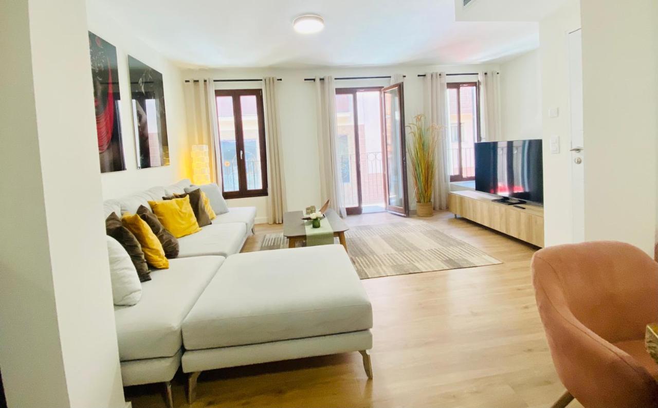 With 2-en Bedrooms Apartahotel