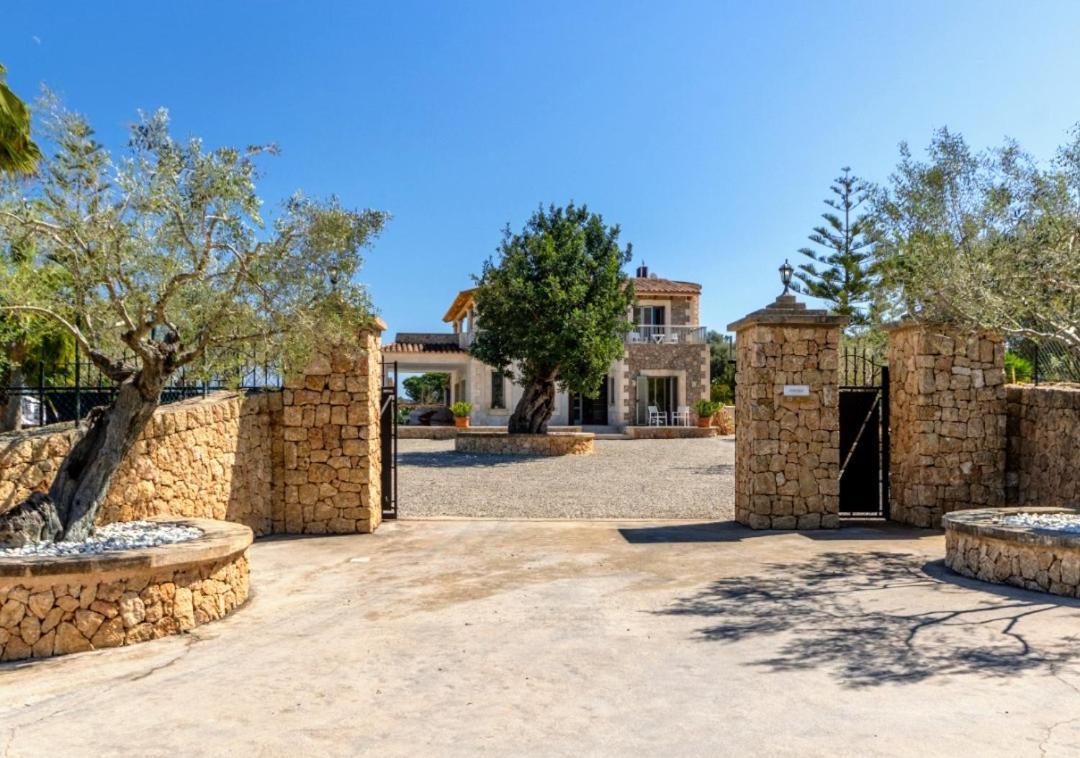 Es Velar Villa *