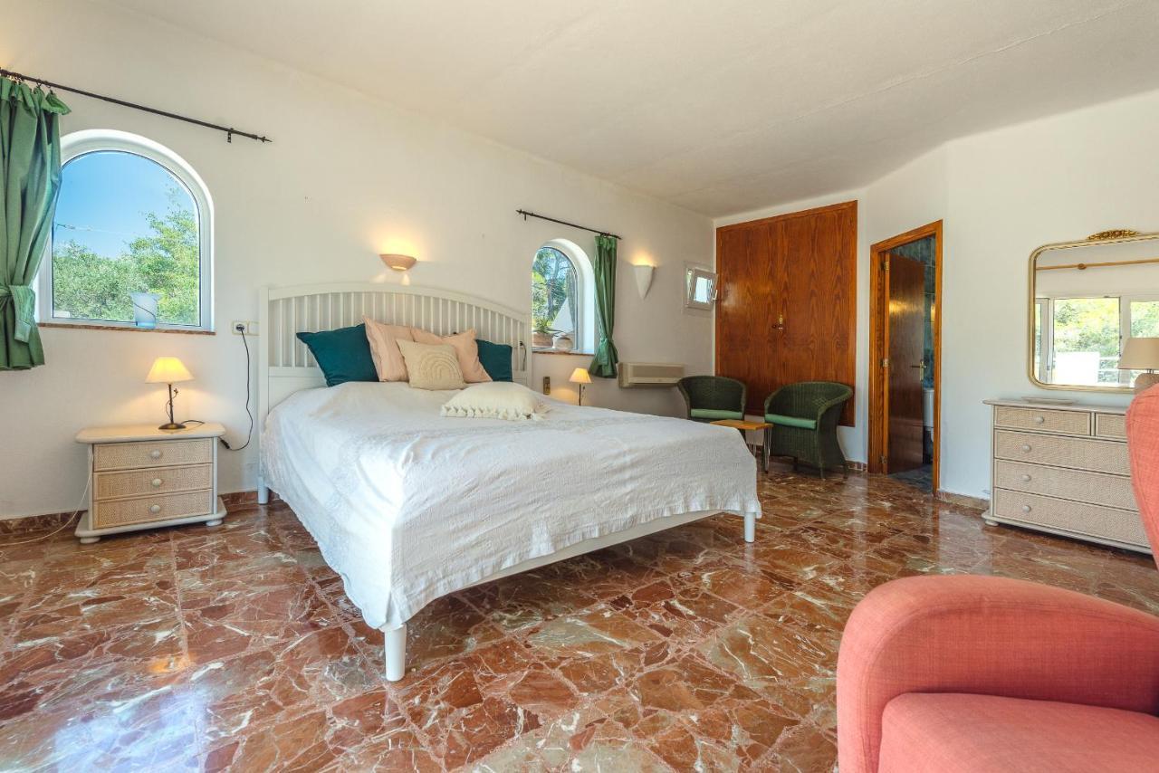 West Casa Taake *