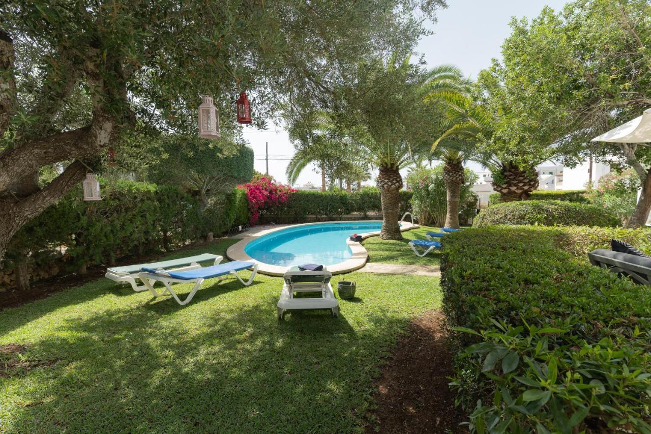 Holiday home Dora *
