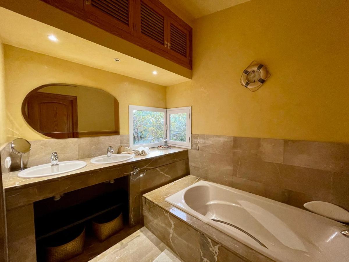 Confortable Con Piscina Holiday home *