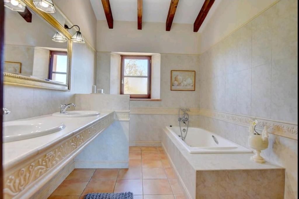 Villa Ecovilla Jeaninne By Villasmediterranean *