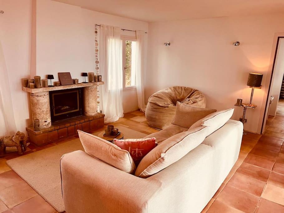 Villa Mit Meerblick Und Pool Fuer 6 Personen *