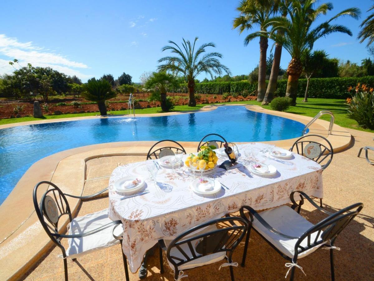 Rovey, Pool And Gardens In Villa *