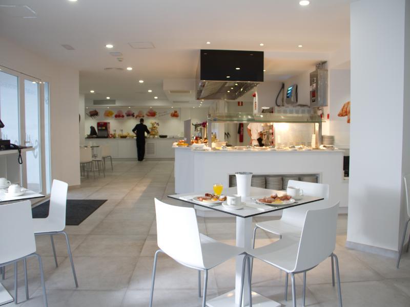 Hotel Triton 4*