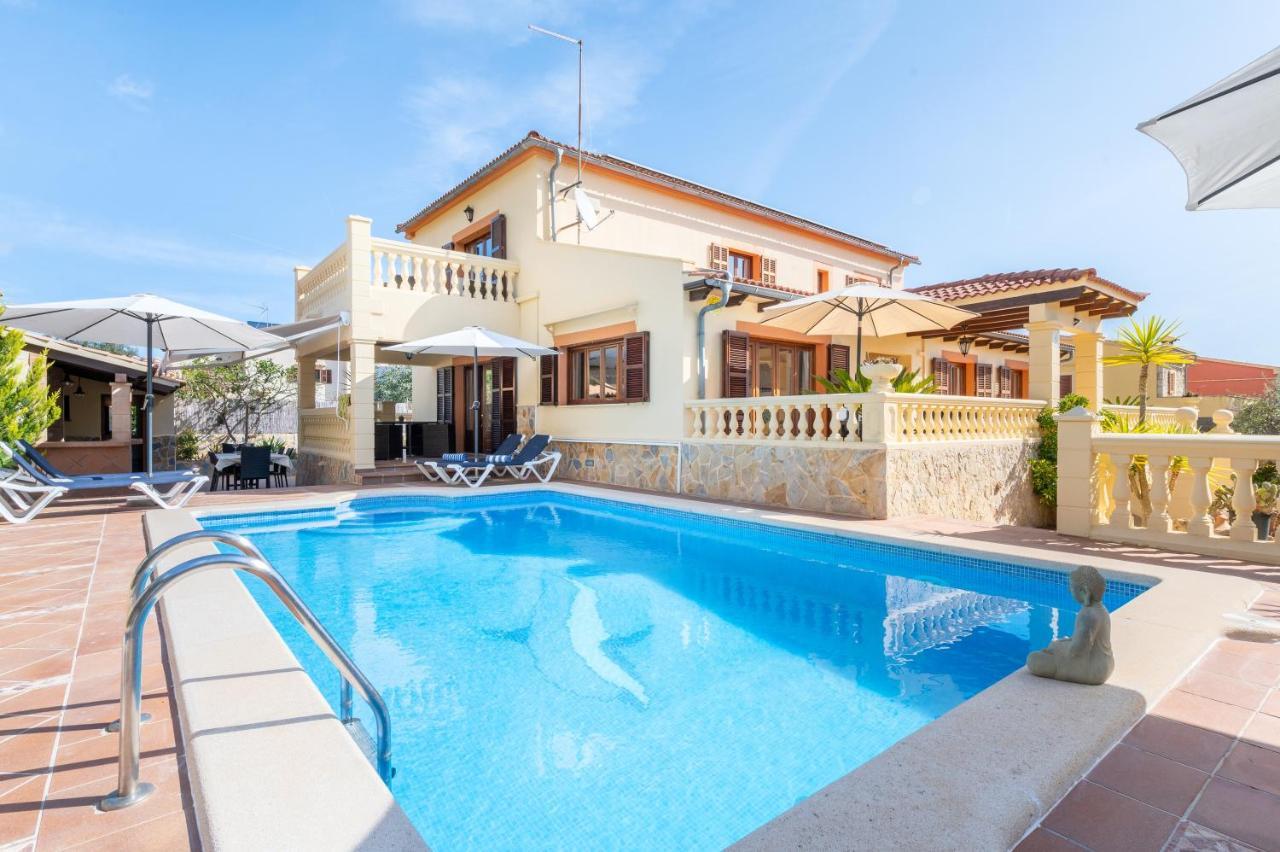 Manrique Villa *