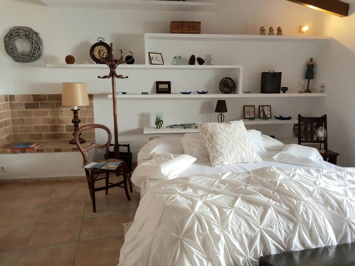 Casa Del Artista-can Roca *