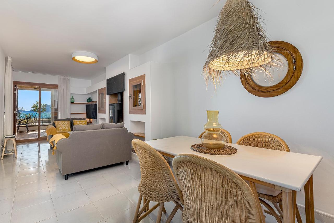 Apartment La Gola Apartment, First-line Beachfront, Newly Refurbished *